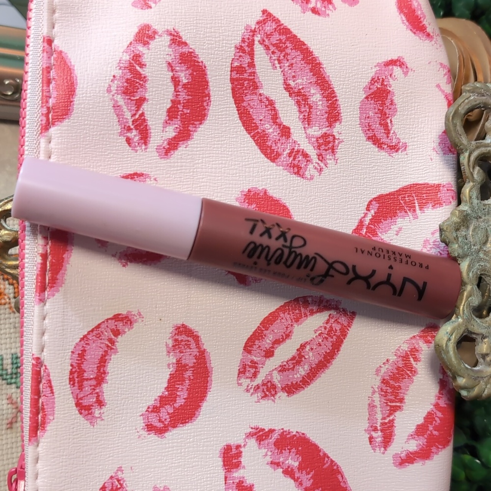 Lippy Lip Makeup Lot - Picture 4 of 16